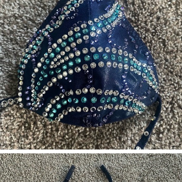 Like new Maggie Keaveny custom figure show suit. - Picture 3 of 12